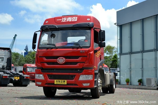 青岛解放 新悍威j5m重卡 260马力 4x2牵引车(ca4163p1k2e4a80)外观