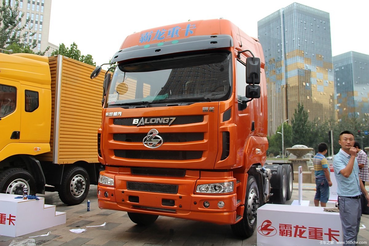 东风柳汽 乘龙M7重卡 400马力 6X4牵引车(玉柴)