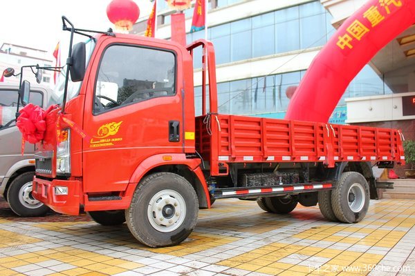 中国重汽HOWO 悍将 87马力 3.3米排半栏板轻卡(ZZ1047C2813E145)