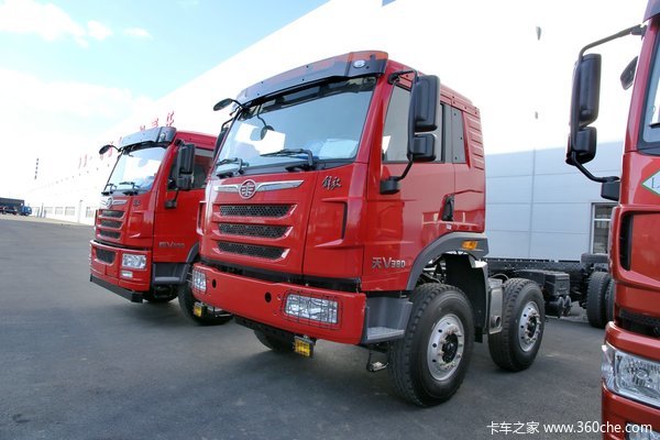 青岛解放 天V重卡 400马力 8X4 8米LNG自卸车(CA3310P2K2L5T4NE5A80)