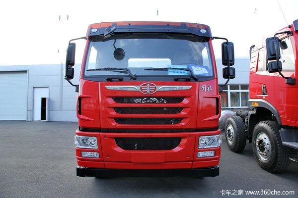青岛解放 悍V重卡 300马力 8X4 7.2米LNG自卸车(CA3310P1K15L3T4NE5A80)