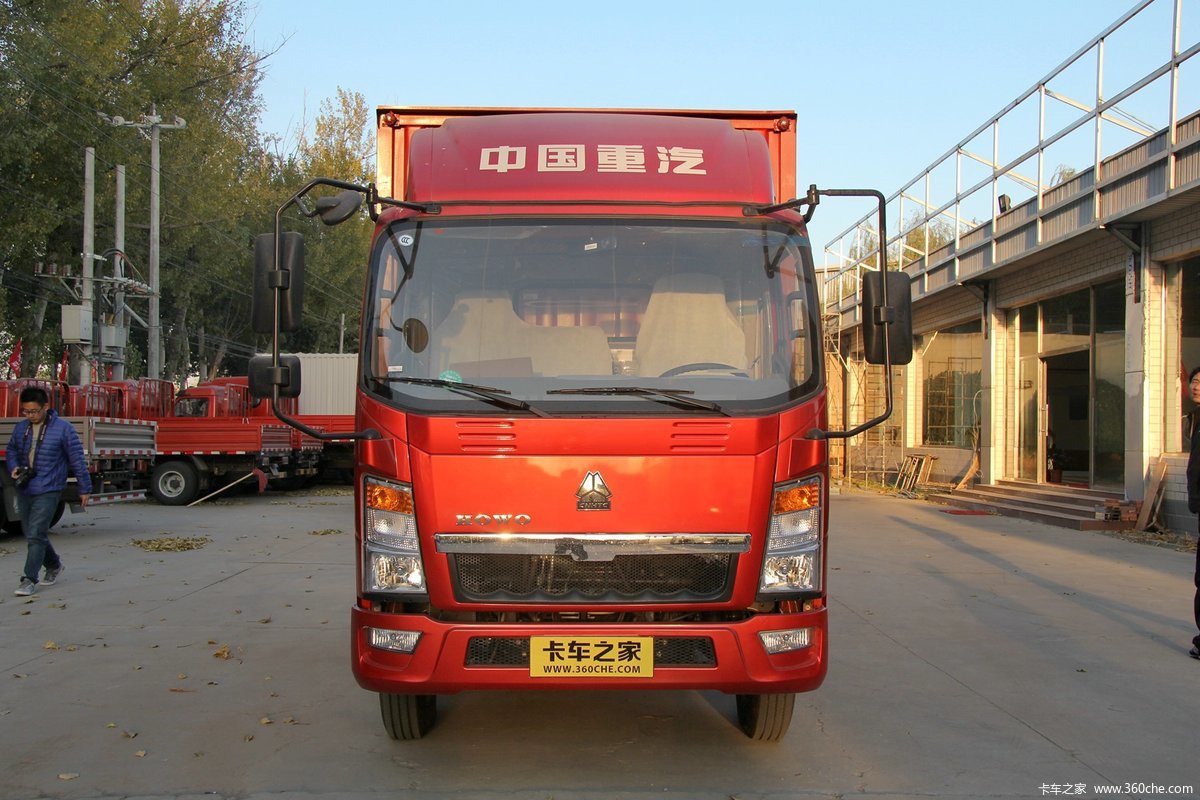 中国重汽HOWO 悍将 95马力 3.85米排半厢式轻卡