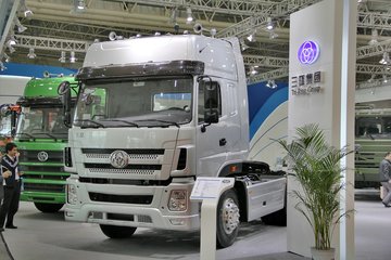 三环十通 御龙重卡 385马力 6X4牵引车(STQ4257L7Y15S4)