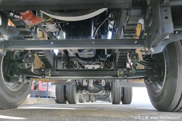 北奔v3重卡 336马力 4x2 牵引车(nd4181a35j)(出口版)底盘图片