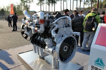 中国重汽MT13.44-50 440马力 13L 国五 天然气发动机