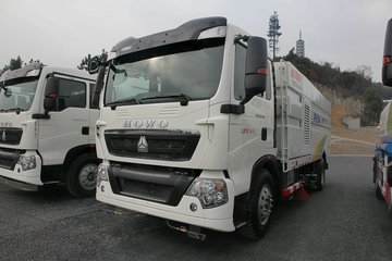 中国重汽 HOWO T5G 210马力 4X2 扫路车(华威驰乐牌)(SGZ5160TXSZZ5M5)