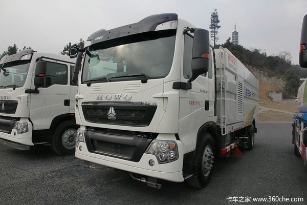 中国重汽 HOWO T5G 210马力 4X2 扫路车(华威驰乐牌)(SGZ5160TXSZZ5G)
