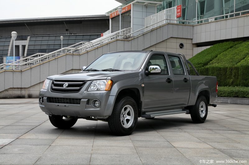 东风 东风皮卡 东风p66-221精英型 2.4l柴油 两驱 双排皮卡 外观