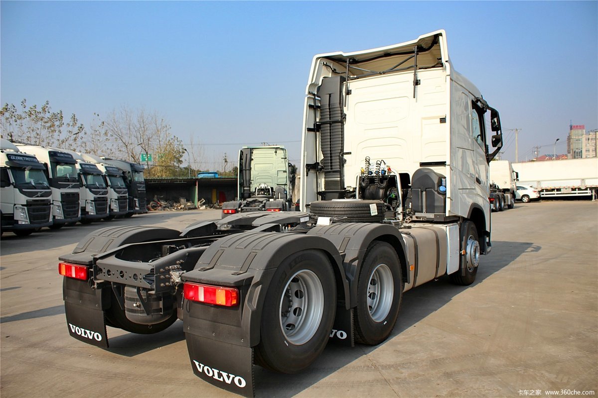 【图】沃尔沃 新fh重卡 460马力 6x2r平顶牵引车_实拍图片_235560
