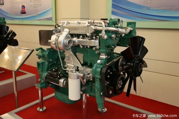 锡柴CA4DLDZ-18E4R 180马力 4.4L 国四 柴油发动机