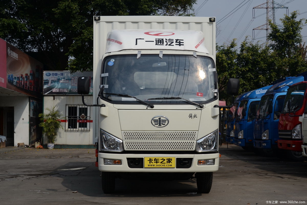 解放 J6F 130马力 4X2 4.16米单排售货车