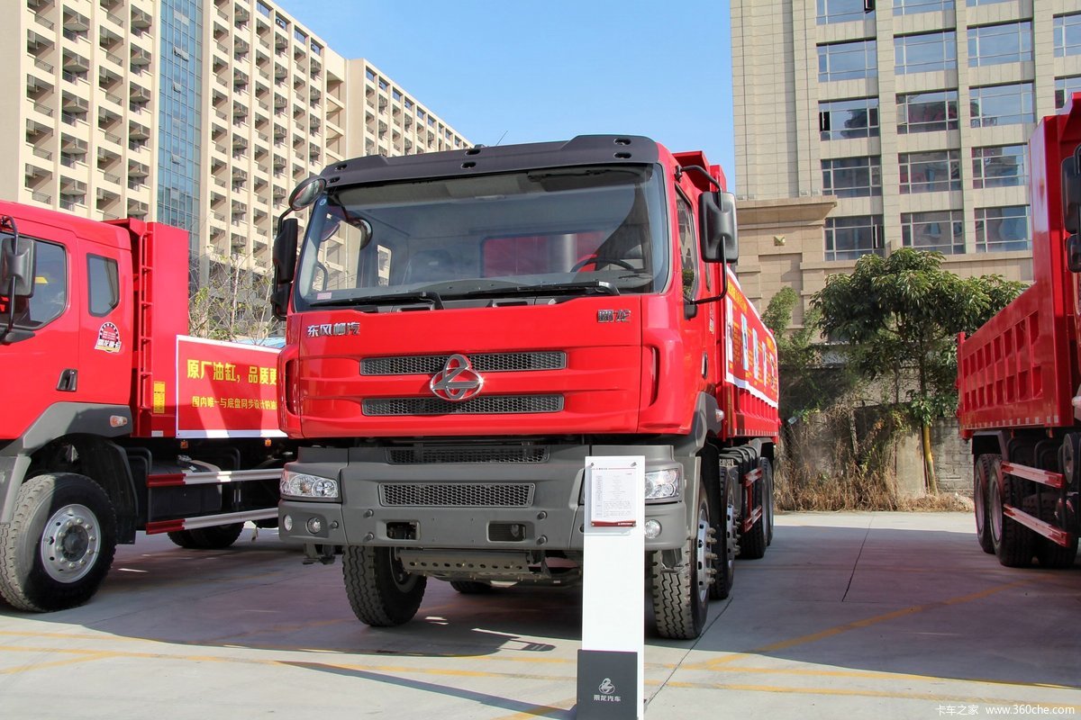 东风柳汽 乘龙M5 320马力 8X4 6.8米自卸车