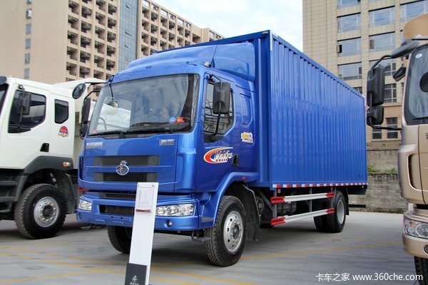 东风柳汽 乘龙M3中卡 160马力 4X2 6.8米厢式载货车(LZ5121XXYRAPA)
