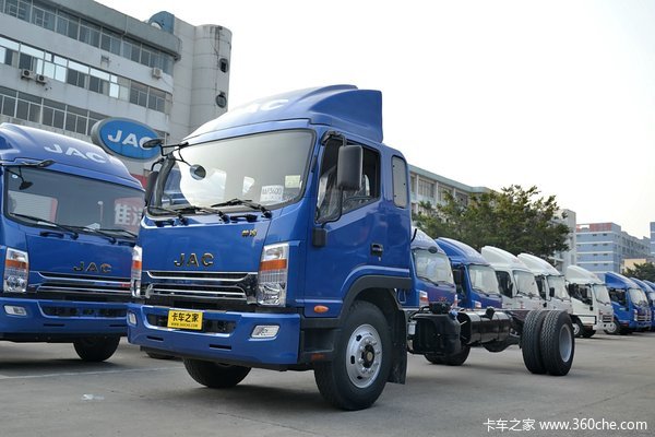 江淮帅铃 威司达W570中卡 165马力 4X2 7.7米厢式载货车底盘(HFC5141XXYP70K1E2)