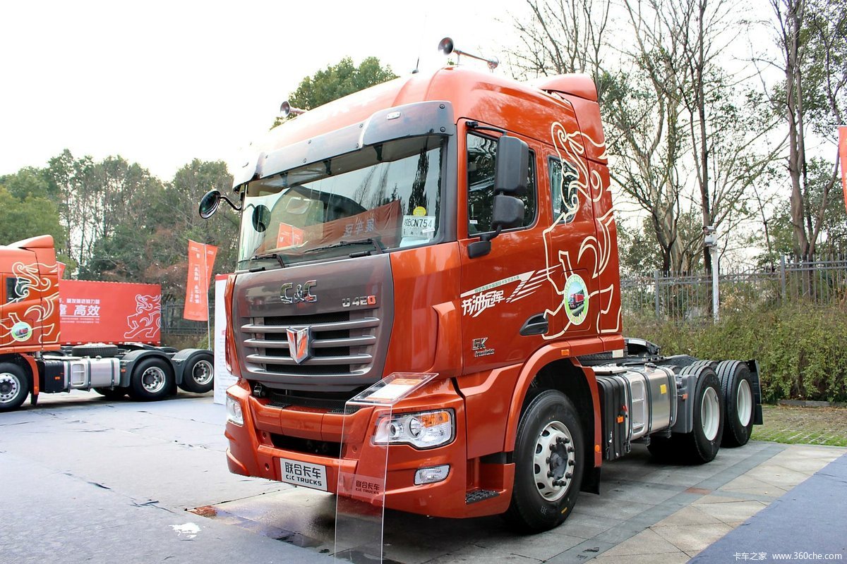 联合卡车 U420重卡 2015款 420马力 6X4牵引车