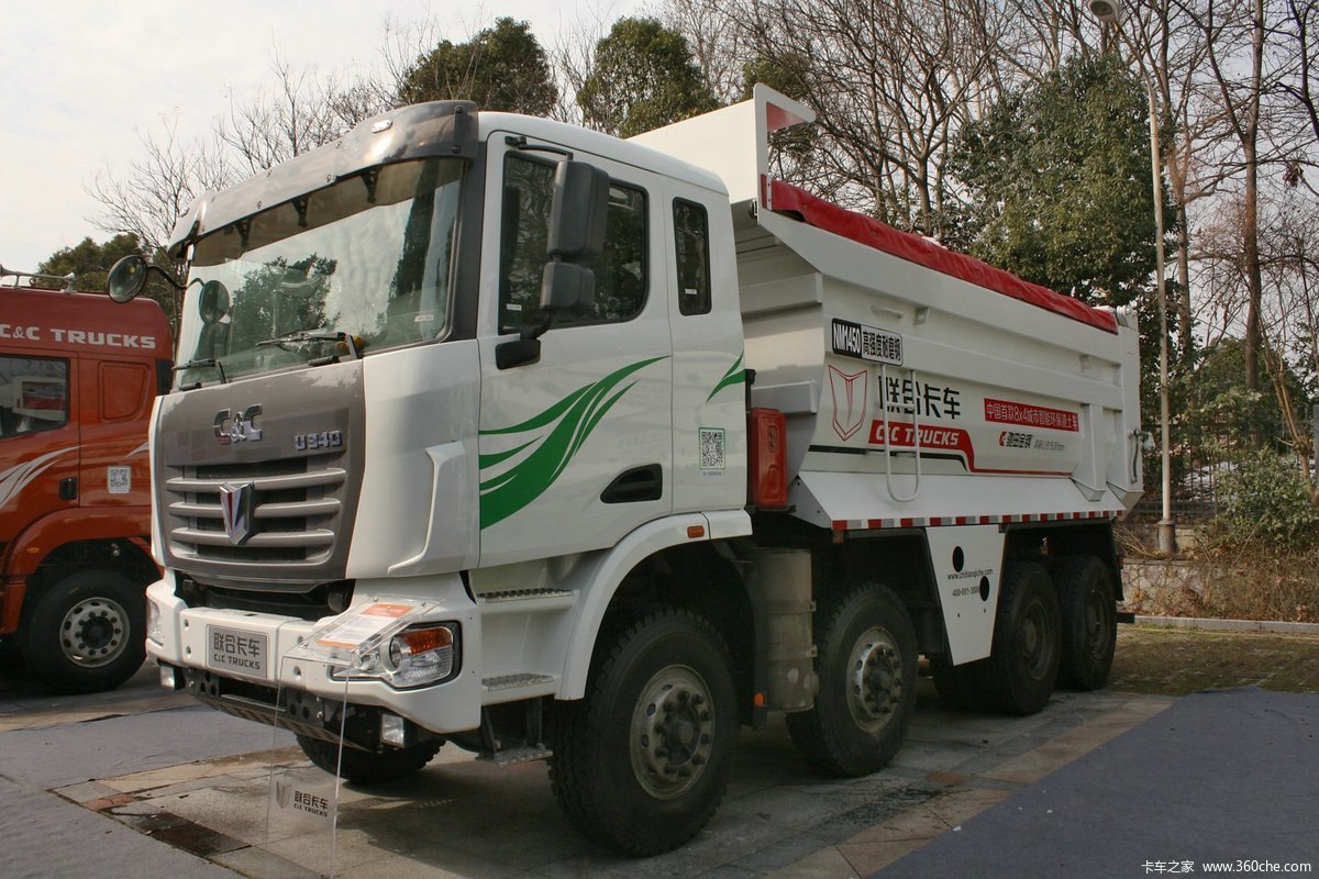 联合卡车U340 340马力 8X4 5.8米自卸车(城建渣土车)