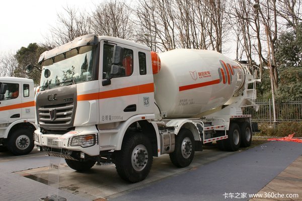 联合卡车U300 300马力 8X4 7.95方混凝土搅拌车(QCC5312GJBD656N)