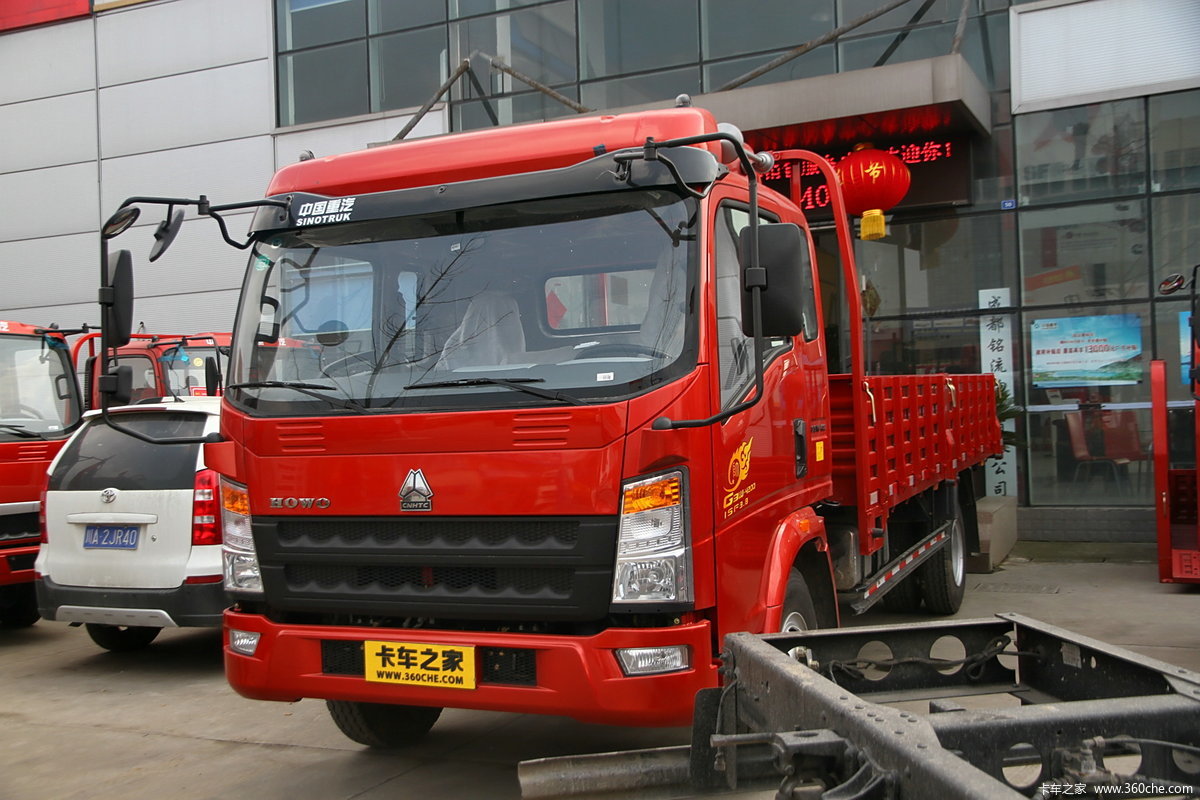 中国重汽HOWO 悍将 140马力 5.8米排半栏板载货车