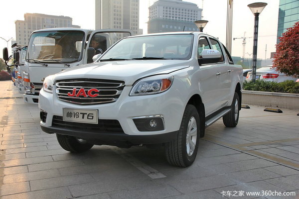 江淮T6  2018款 舒适版 2.0L汽油 190马力 四驱 长轴距双排皮卡(4GA3-4D)