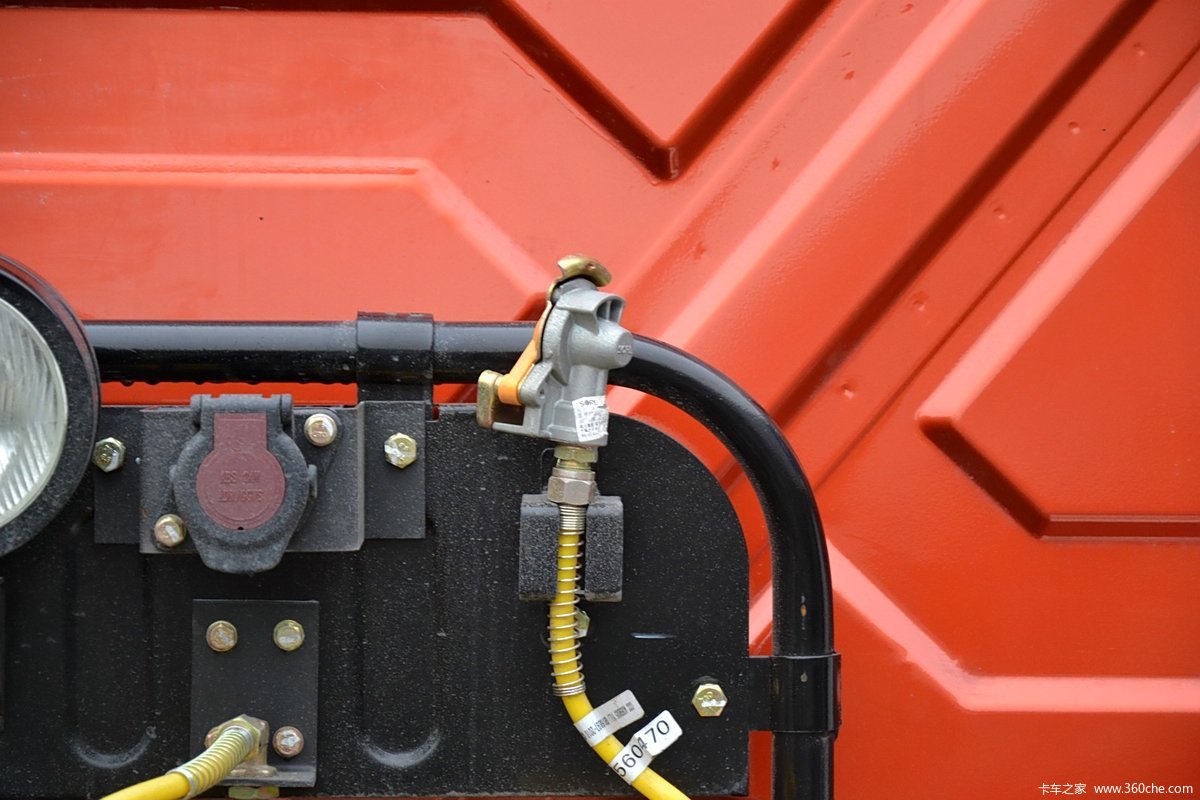 【图】一汽柳特 新安捷(l5r)中卡 220马力 4x2牵引车(ca4140k2e4r7a95