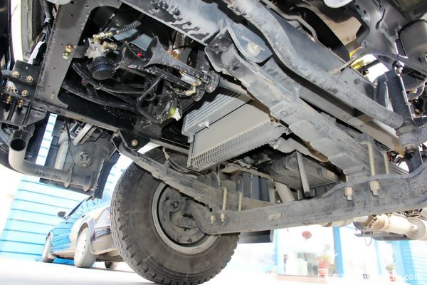 福田 奥铃ctx中卡 170马力 4x2排半载货车底盘(bj5169xxy-aa)底盘图片