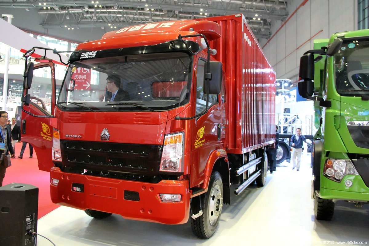 中国重汽HOWO 统帅 160马力 5.8米排半厢式载货车