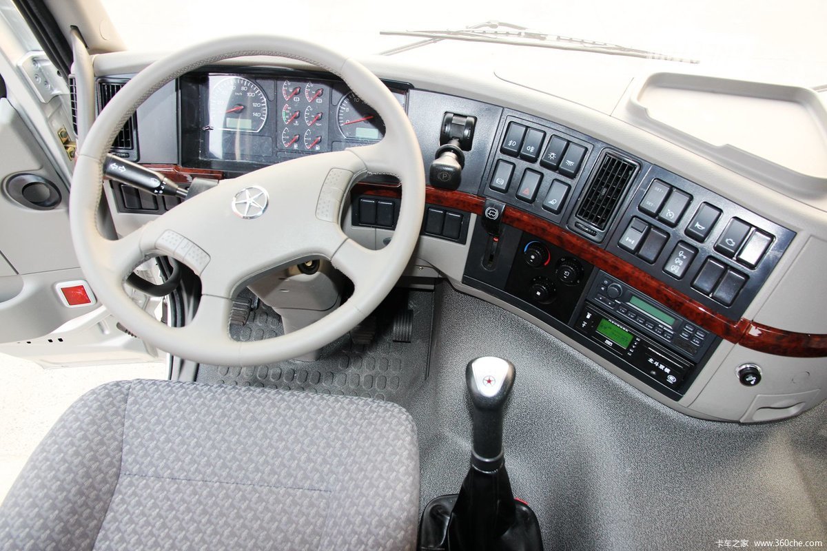 【图】大运 n8e重卡 290马力 4x2牵引车(cgc4108wd42)_实拍图片