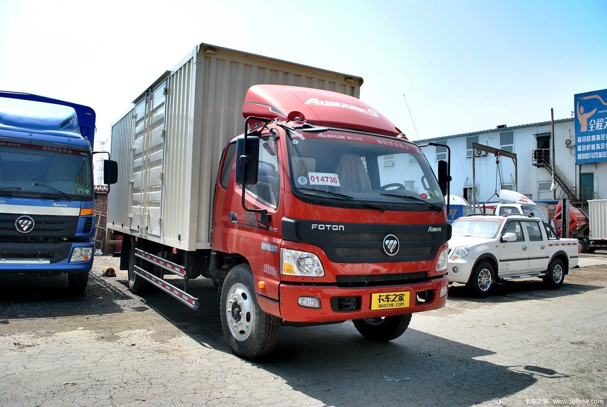 福田 欧马可5系中卡 标载版 170马力 4X2 6.75米排半厢式载货车