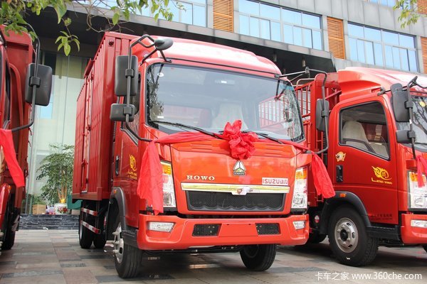 中国重汽HOWO 悍将 102马力 4.2米单排厢式轻卡(速比:5.375)(ZZ5047XXYD3415D145)
