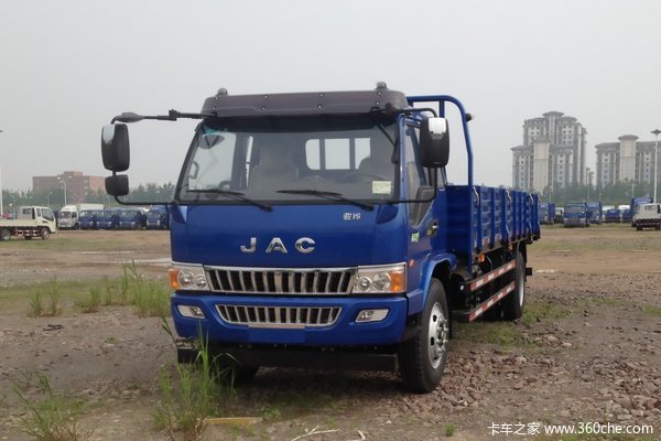 江淮 骏铃W530中卡 160马力 4X2 6.7米栏板载货车(HFC1131PZ6K2E1)