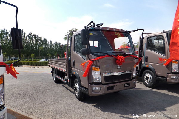 中国重汽HOWO 悍将 102马力 4.2米单排栏板轻卡(ZZ1047D3414D145)