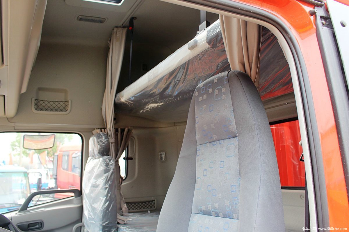 6米排半厢式载货车(dfl5253xxyax1b) 驾驶室   > 东风商用车 > 东风