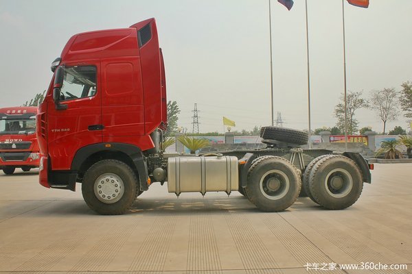 中国重汽 HOWO重卡 380马力 6X4牵引车(ZZ4257N3247E1B)