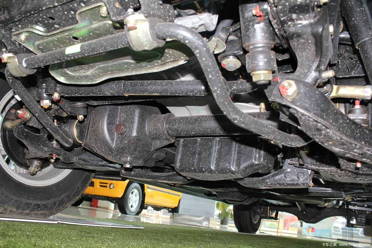 江铃汽车 宝典 江铃 宝典plus 2.9l柴油 四驱 双排皮卡 普通版 底盘
