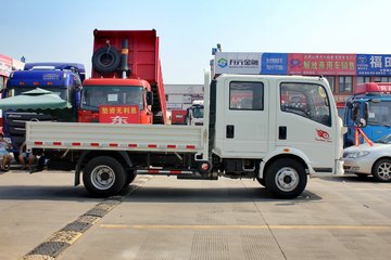 中国重汽howo悍将102马力32米双排栏板轻卡zz1047d3413d542