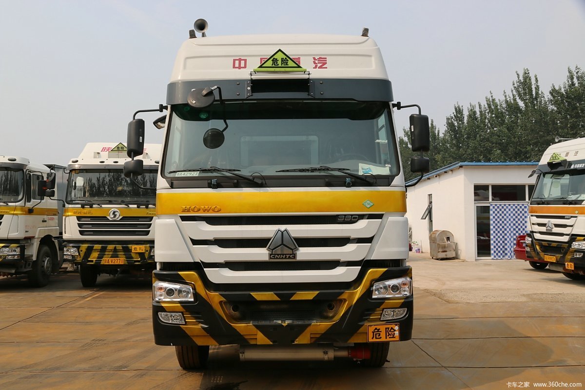 中国重汽 HOWO重卡 340马力 6X4牵引车