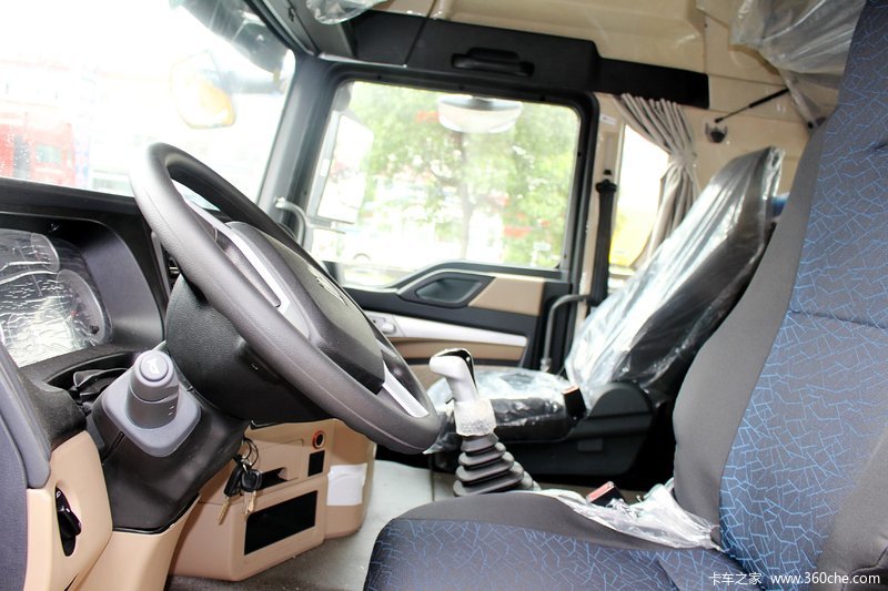 重汽 howo t5g重卡 280马力 6x2载货车底盘(zz1207n56cgd1) 驾驶室