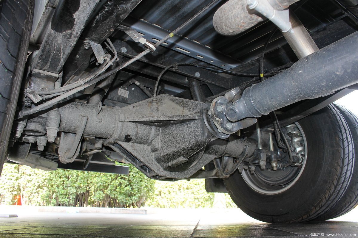 依维柯 新daily 依维柯 新daily 170马力 单排封闭厢式货车 底盘