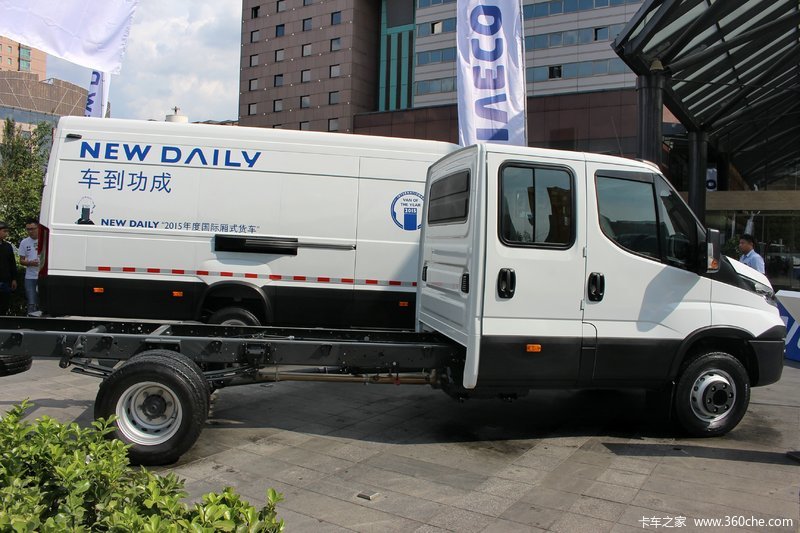 【图】依维柯 新daily 170马力 双排封闭厢式货车底盘_实拍图片
