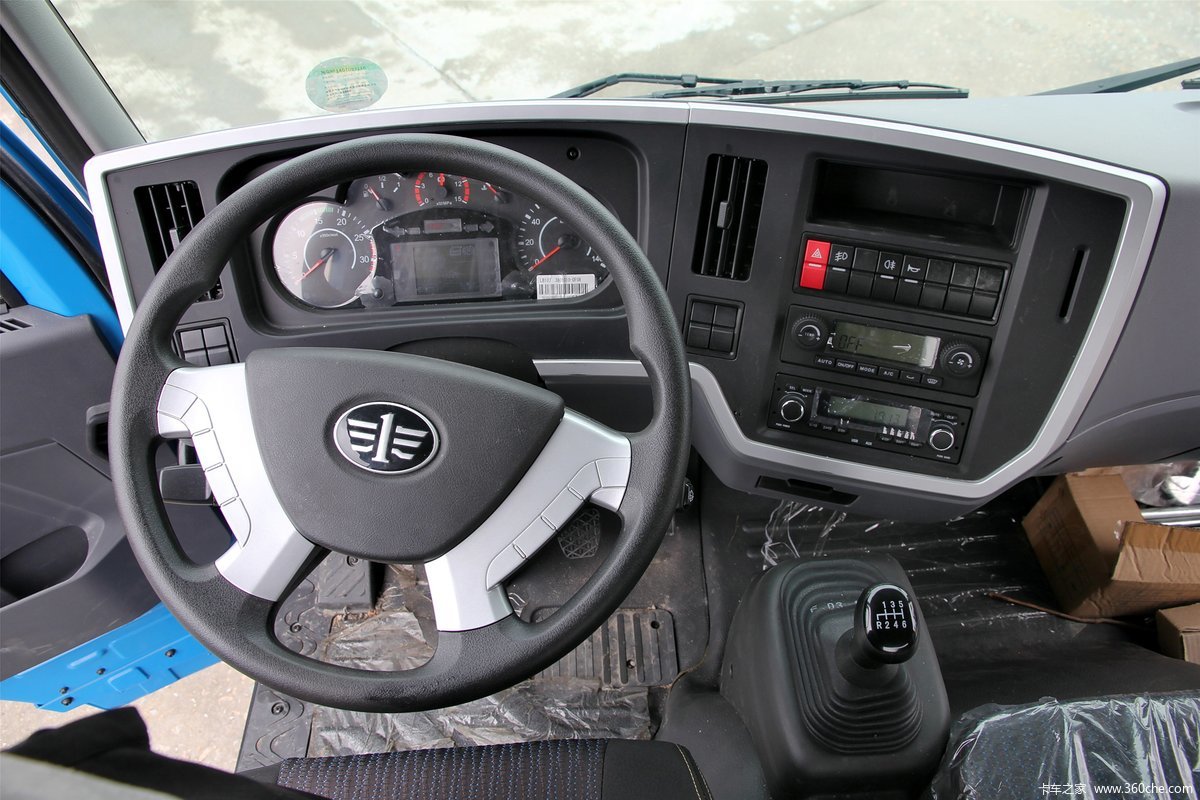 【图】青岛解放 龙v中卡 140马力 4x2 5.