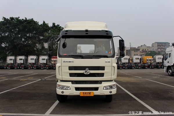 东风柳汽 乘龙M3中卡 160马力 4X2 6.75米排半载货车(LZ1120RAPA)