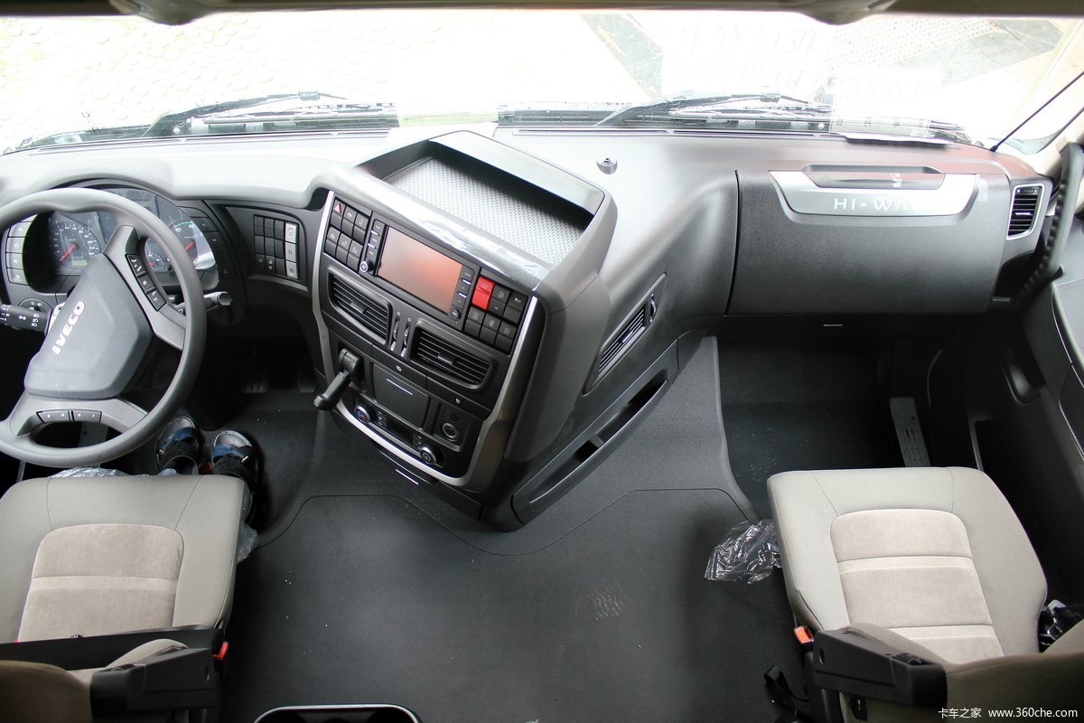 依维柯 stralis 依维柯 stralis hi-way重卡 500马力 6x2r牵引车 驾驶