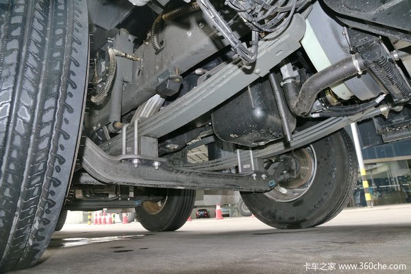 中国重汽 汕德卡sitrak c5h重卡 340马力 8x4 9.