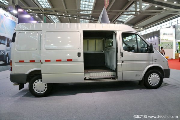 江铃汽车 经典全顺 109马力 封闭厢式货车(长轴)外观图片
