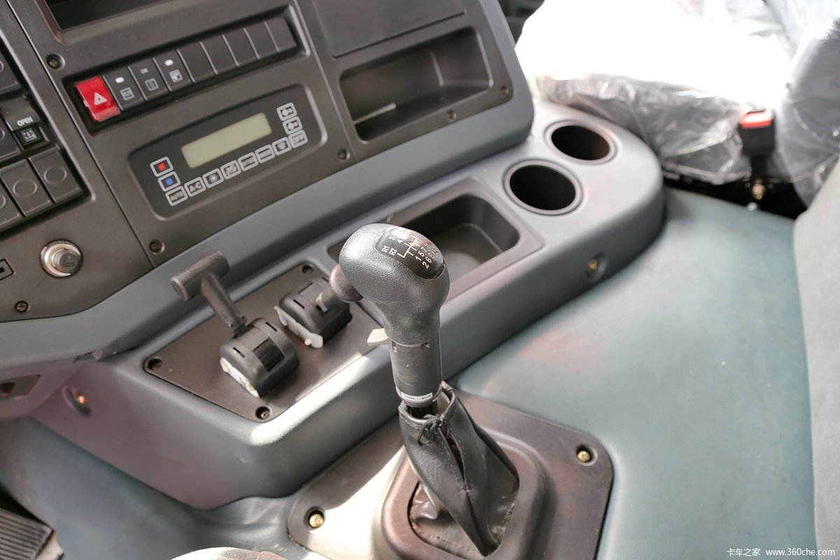 【图】华菱 汉马重卡 375马力 6x4牵引车(hn4252a34c2m4)_实拍图片