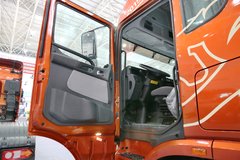 联合卡车U420 420马力 6X4 牵引车(危险品运输)