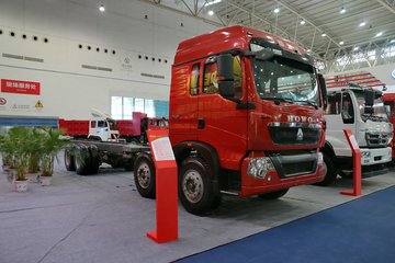 中国重汽 HOWO T5G重卡 310马力 8X4 9.5米仓栅式载货车底盘(ZZ5317CCYN466GD1) 卡车图片