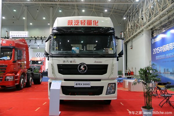 陕汽康明斯 德龙X3000 轻量化版 420马力 8X4 9.55米厢式载货车(SX5310XXY4C456)