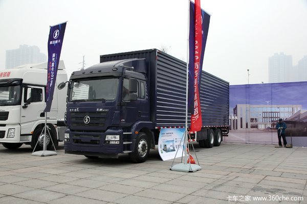 陕汽重卡 德龙新M3000 轻量化版 300马力 6X2R 9.6米厢式载货车(京五)(SX5250XXYMA9)