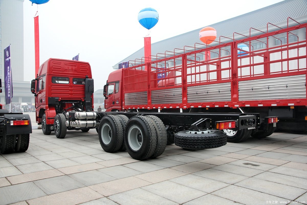 【图】陕汽康明斯 德龙新x3000 复合版 345马力 8x4载货车底盘(sx1316